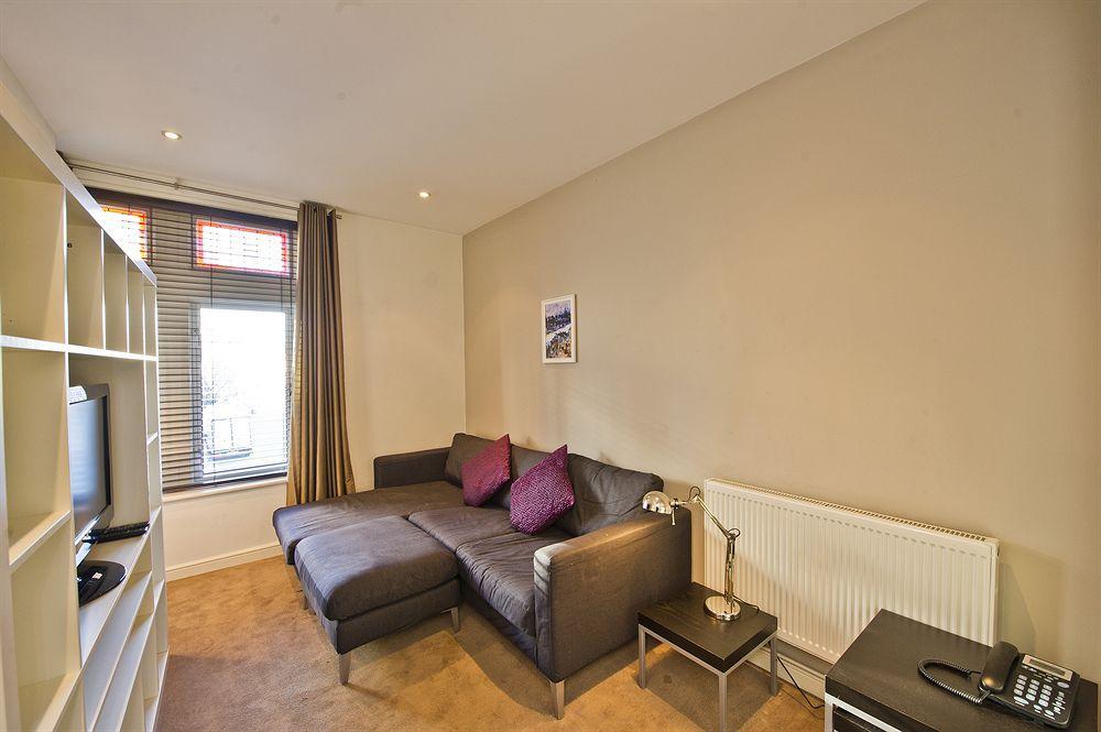 Native Fulham Apartment Londra Exterior foto
