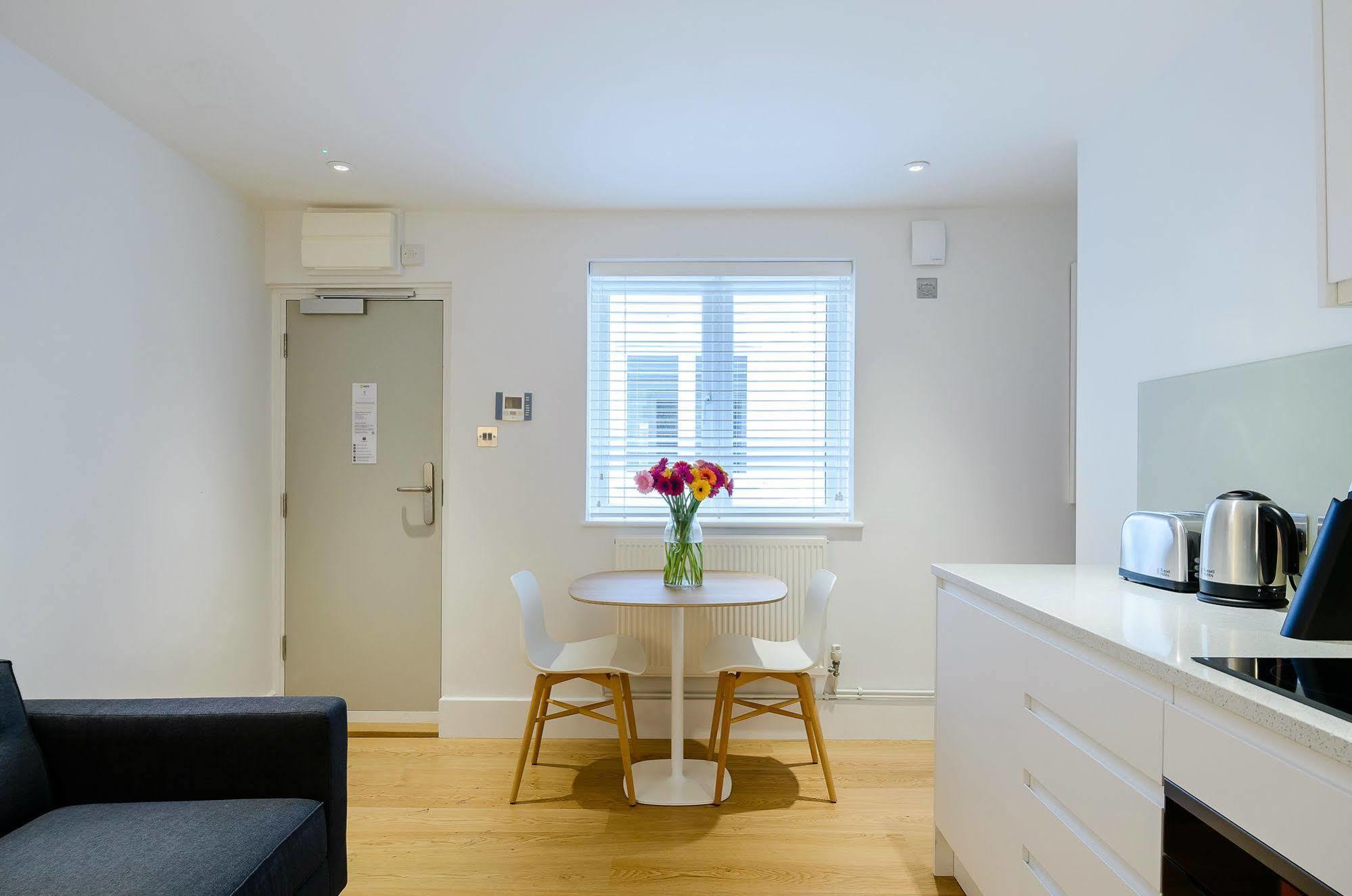 Native Fulham Apartment Londra Exterior foto